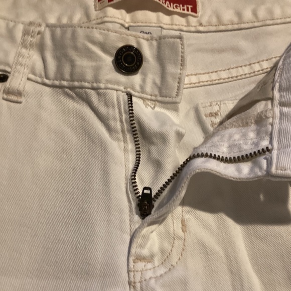 GAP curvy straight white jeans. Worn once. - Picture 5 of 6